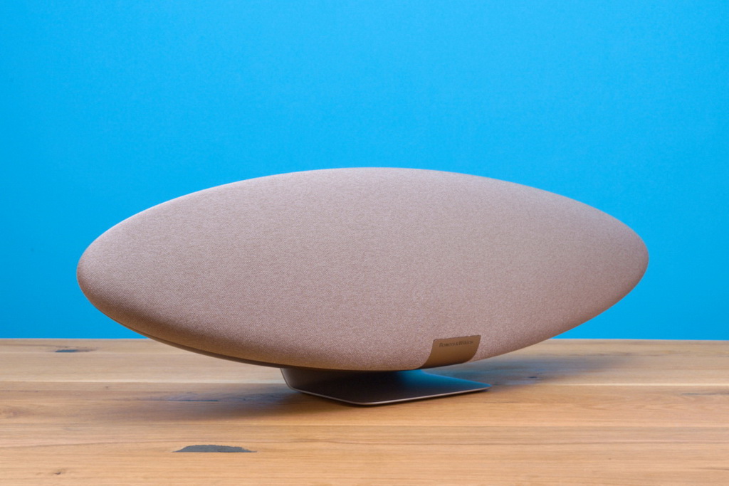 bowers-wilkins-zeppelin-pro-edition-vorderseite-perspektive-links-1080x720.jpg