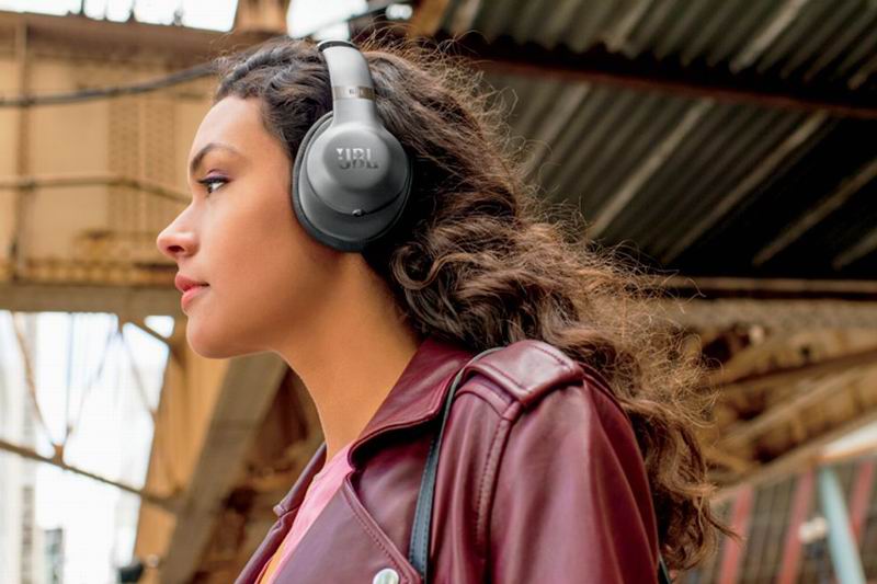 JBL Everest 710 98.jpg