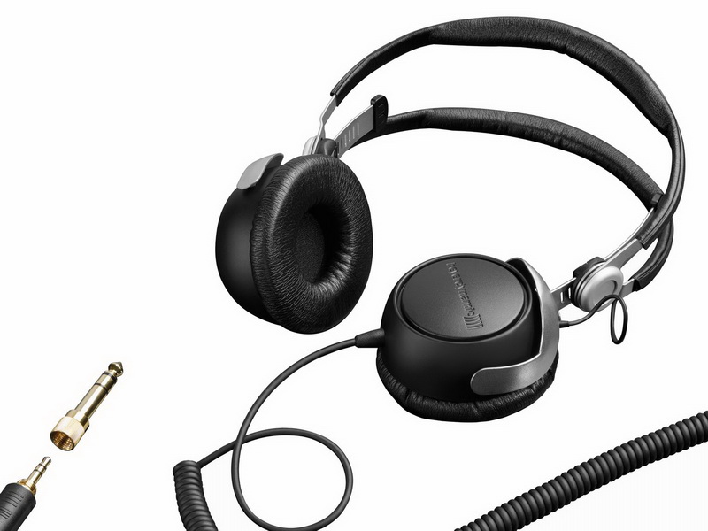 Beyerdynamic DT 1350.jpg