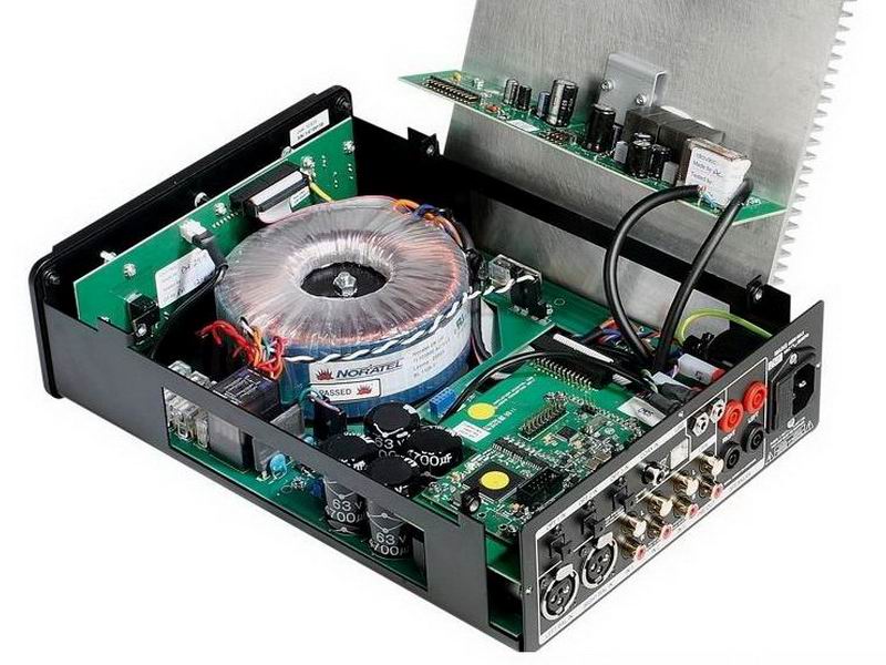 Elements Integrated Amplifier sil 61.jpg