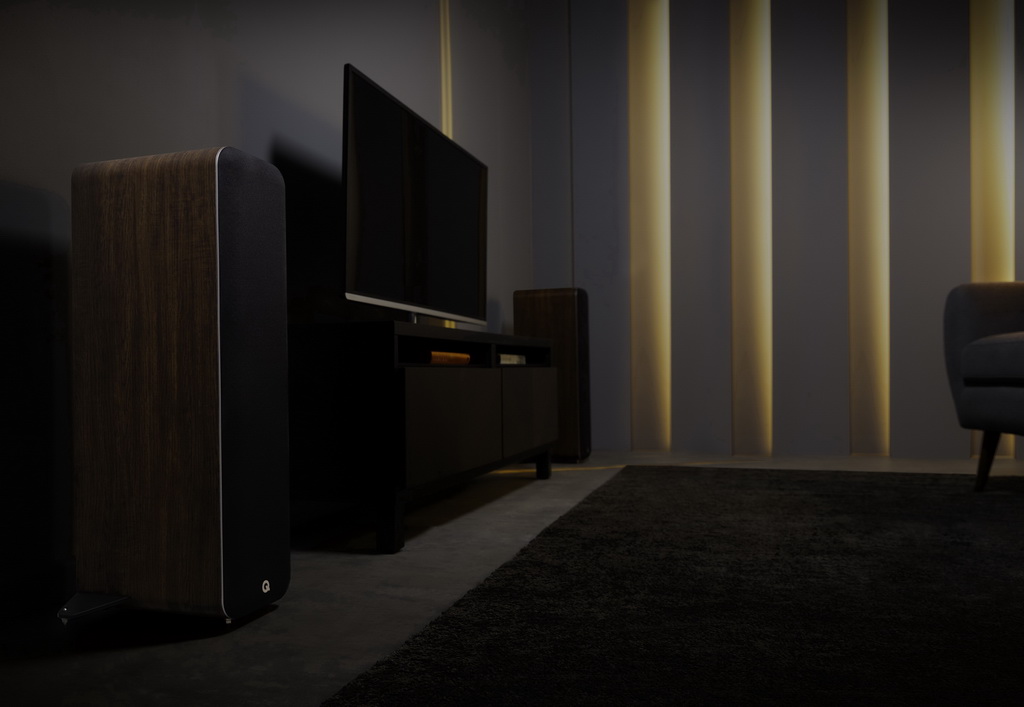 Q Acoustics M40 walnut with TV.jpg