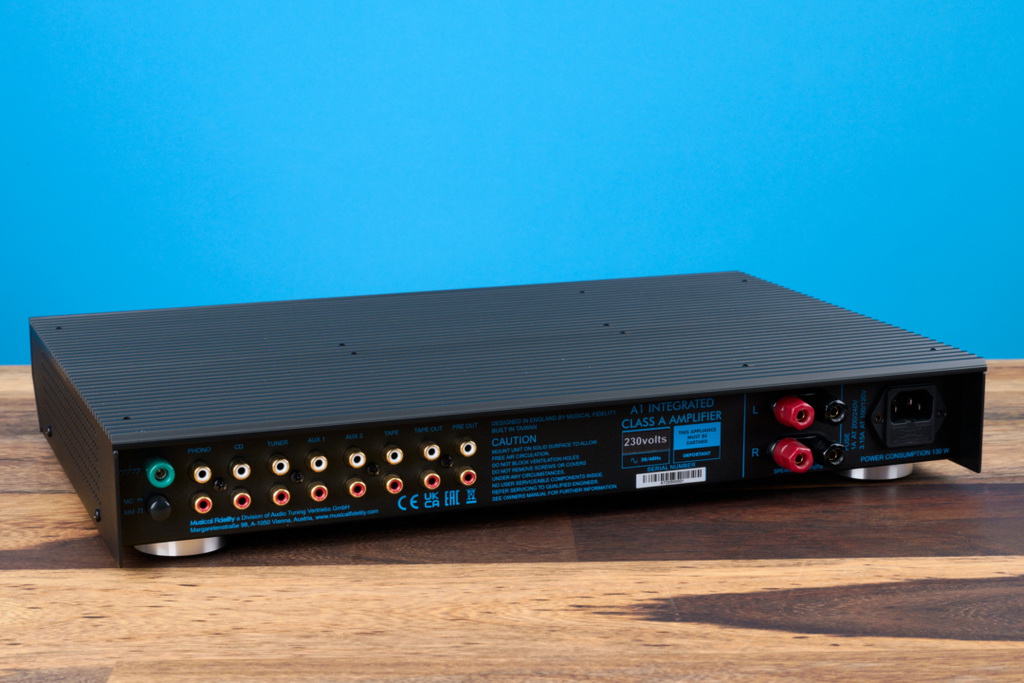 musical-fidelity-a1-rueckseite-3-seiten-links-1080x720.jpg