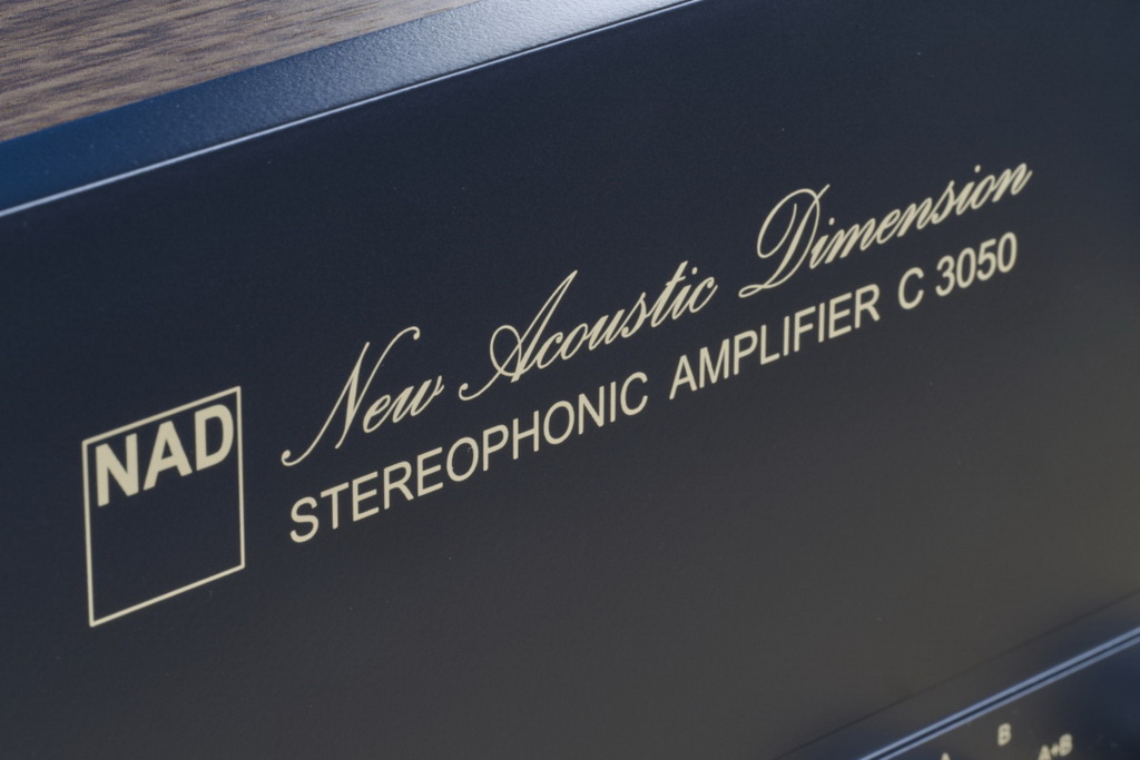 nad-c-3050-detail-schriftzug-1080x720.jpg