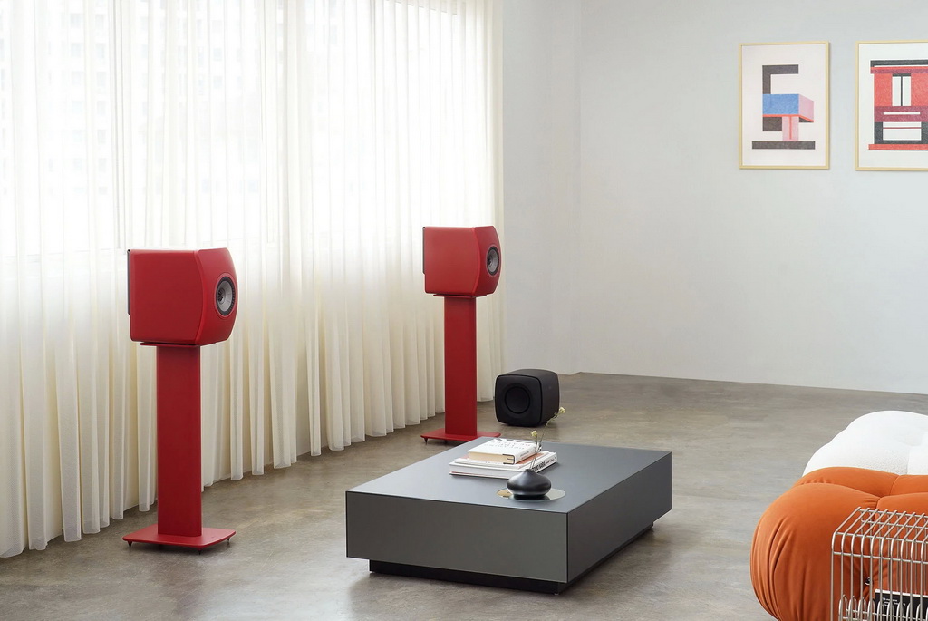 KEF-LS50-Wireless-II-KC62-Lifestyle.jpg