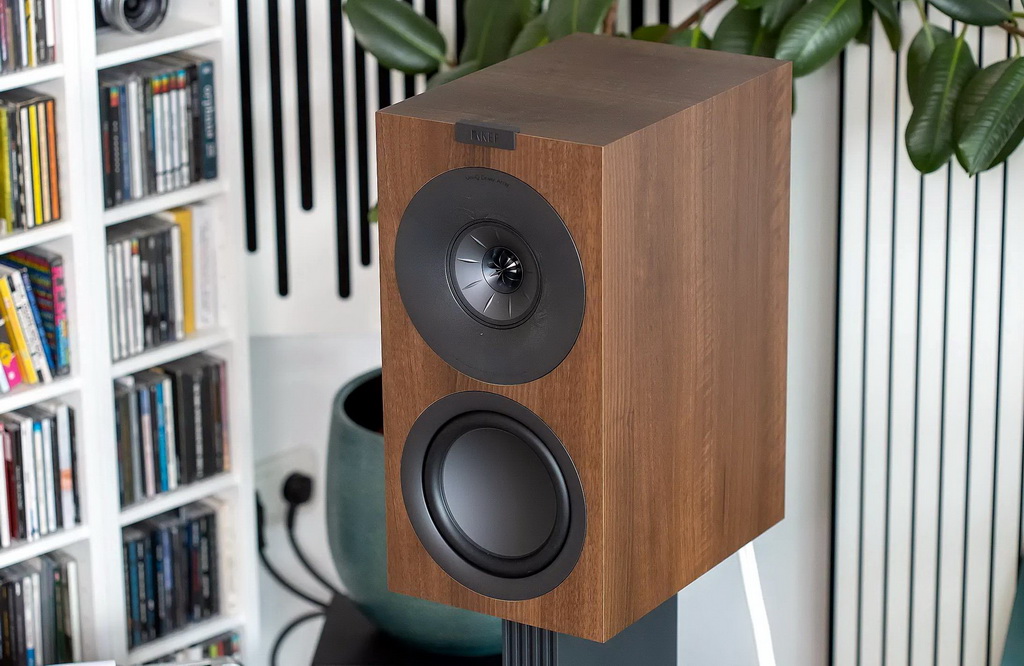 KEF-Q-Concerto-Meta-1-2 (1).jpg