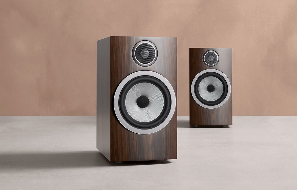 bowers-wilkins-706-s3-mocha-lifestyle.jpg