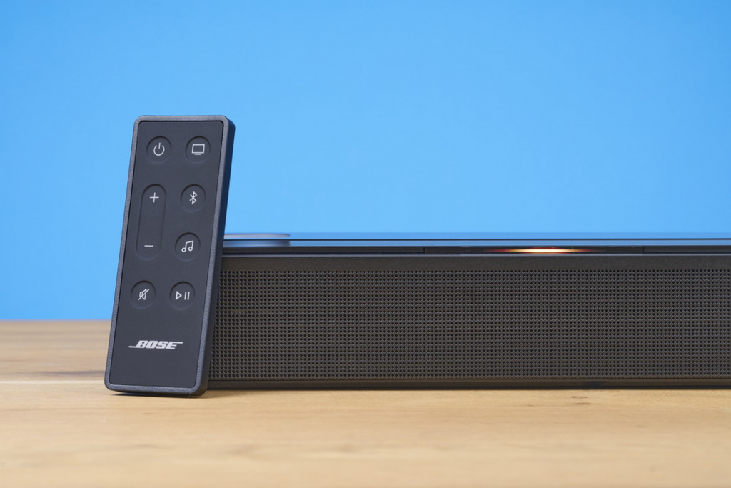 bose-smart-ultra-soundbar-vorderseite-fernbedienung-led-1080x720.jpg