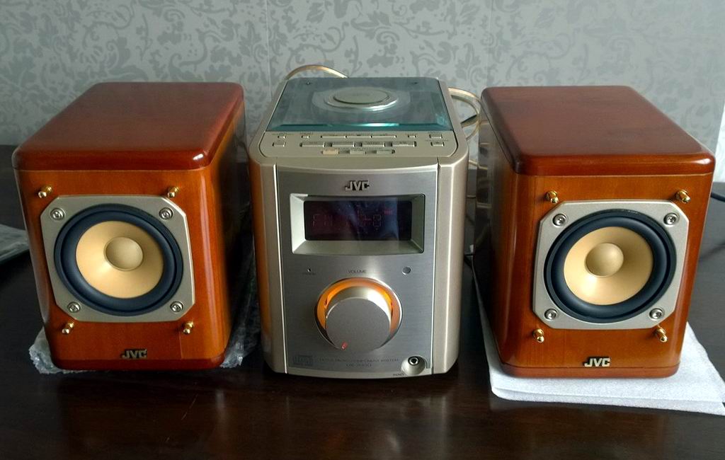 JVC UX-7000 2.jpg