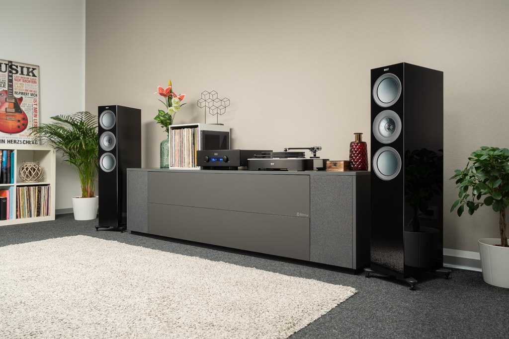 190828.KEF-R7.2-1.jpg