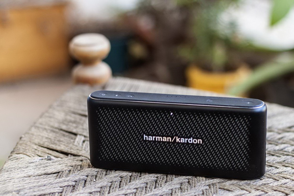 Harman Kardon Traveler lifestyle 1 5.jpg