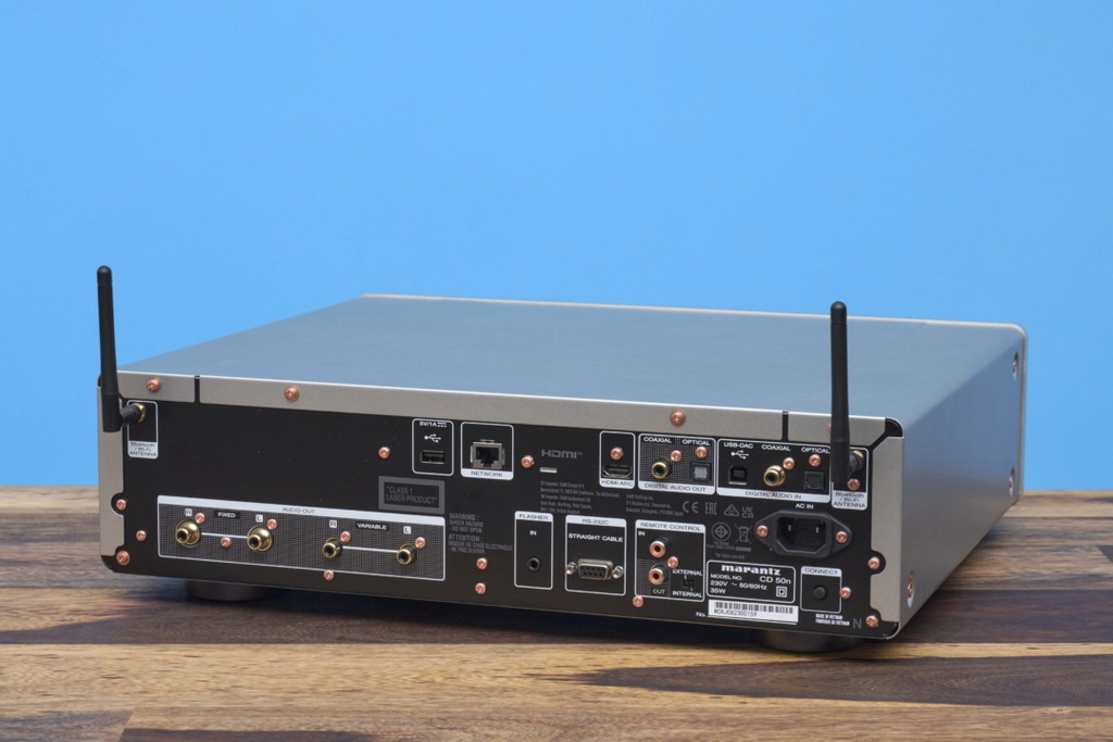 marantz-cd-50n-rueckseite-mit-antennen-3-seiten-rechts-1080x720.jpg