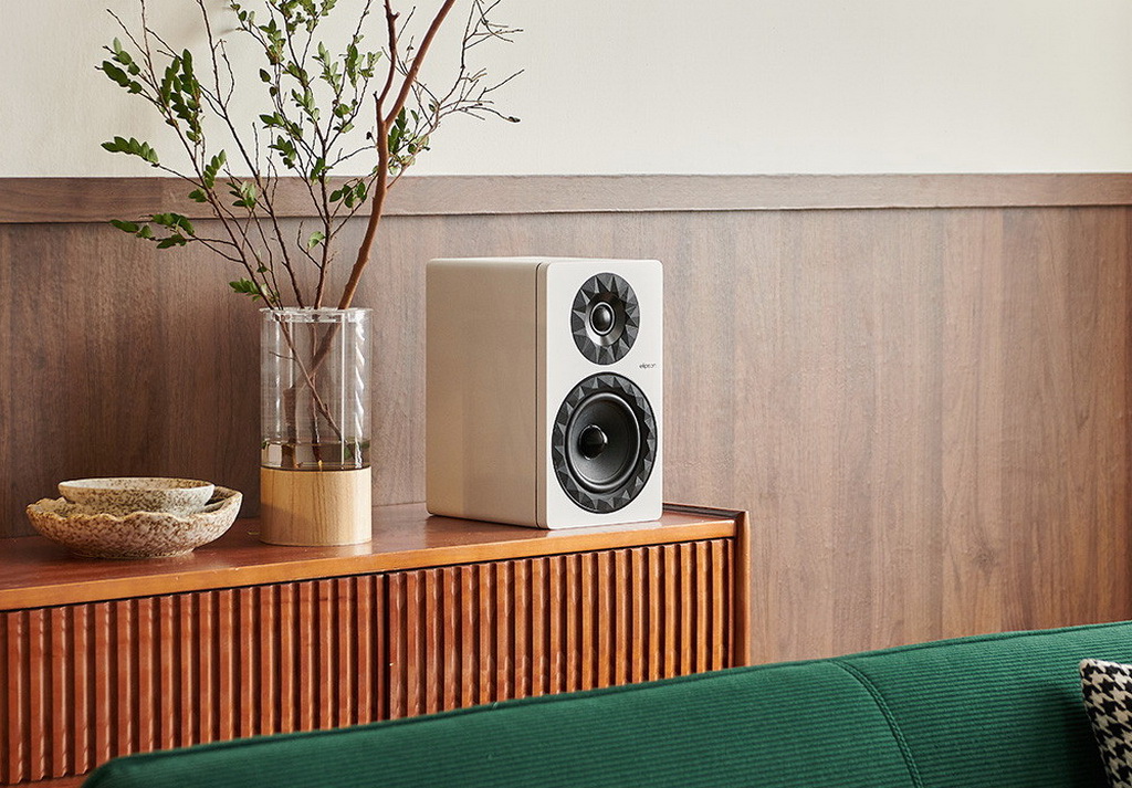 elipson-prestige-facet-ii-6b-speakers-_pair_-life2.jpg