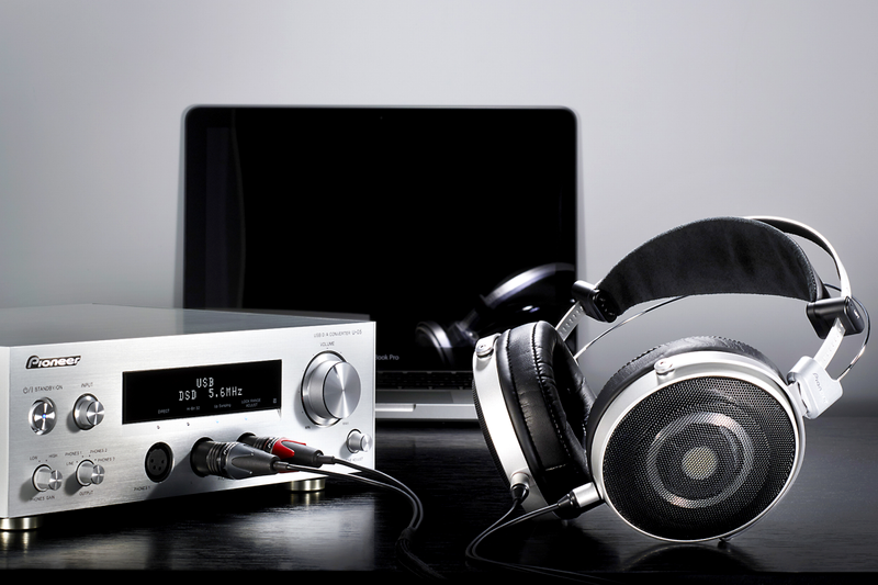 Pioneer SE-Master 9.png