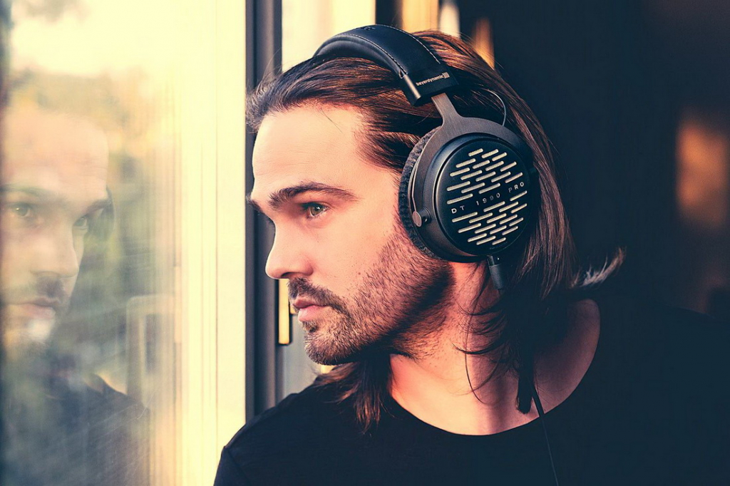 beyerdynamic-dt-1990-pro-1.jpg beyerdynamic-dt-1990-pro-1.jpg