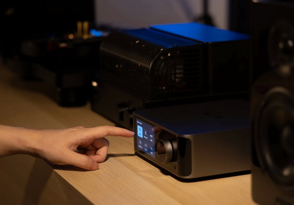 wiim-ultra-streamer-and-digital-hub (1).jpg