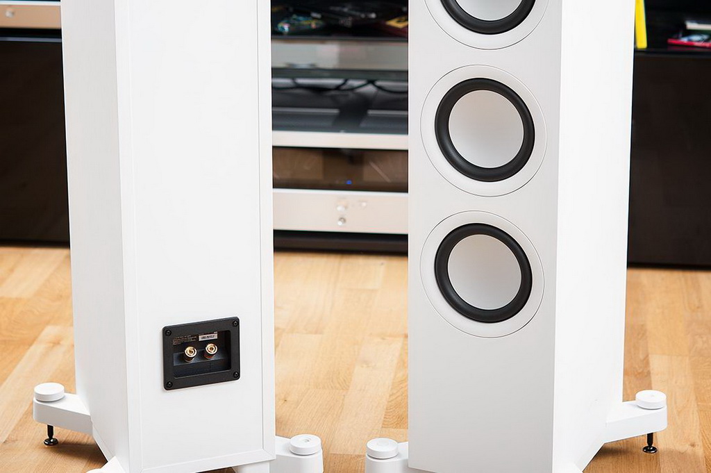 KEF-Q550-06.jpg