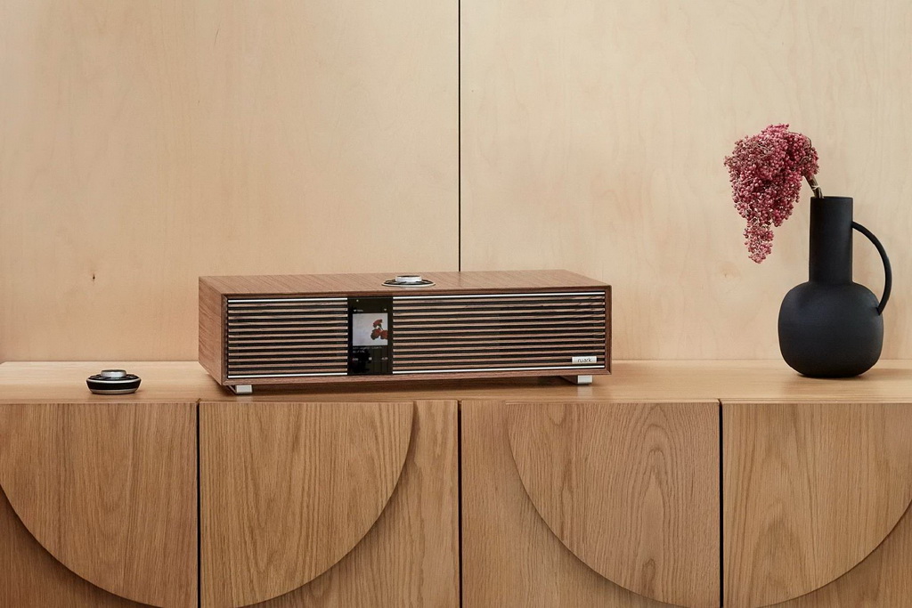 Ruark-R410-walnut.jpg