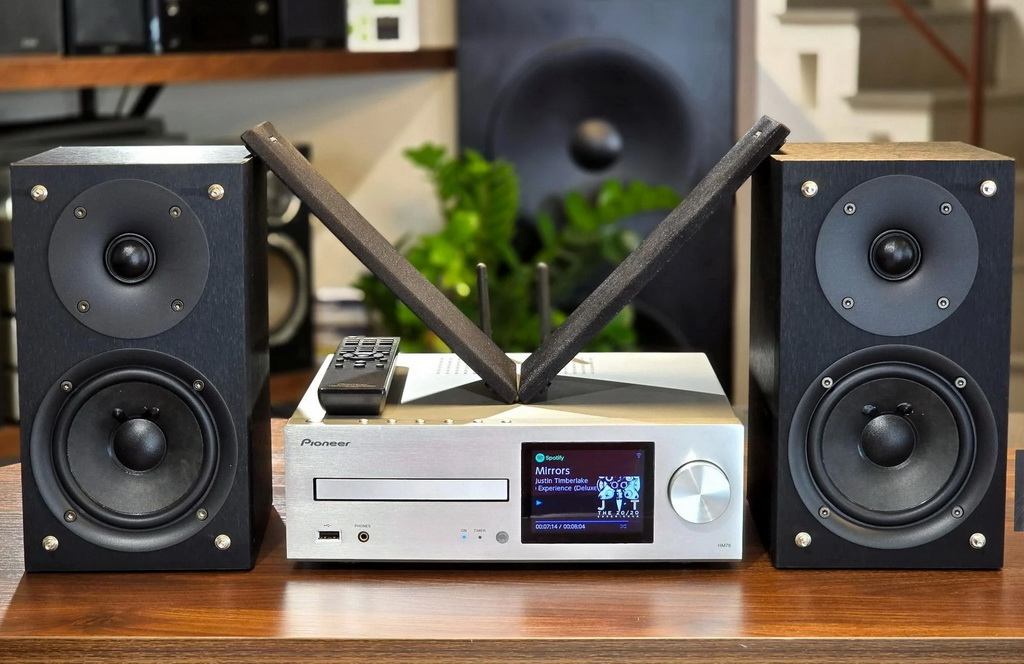 pioneer x hm76.jpg