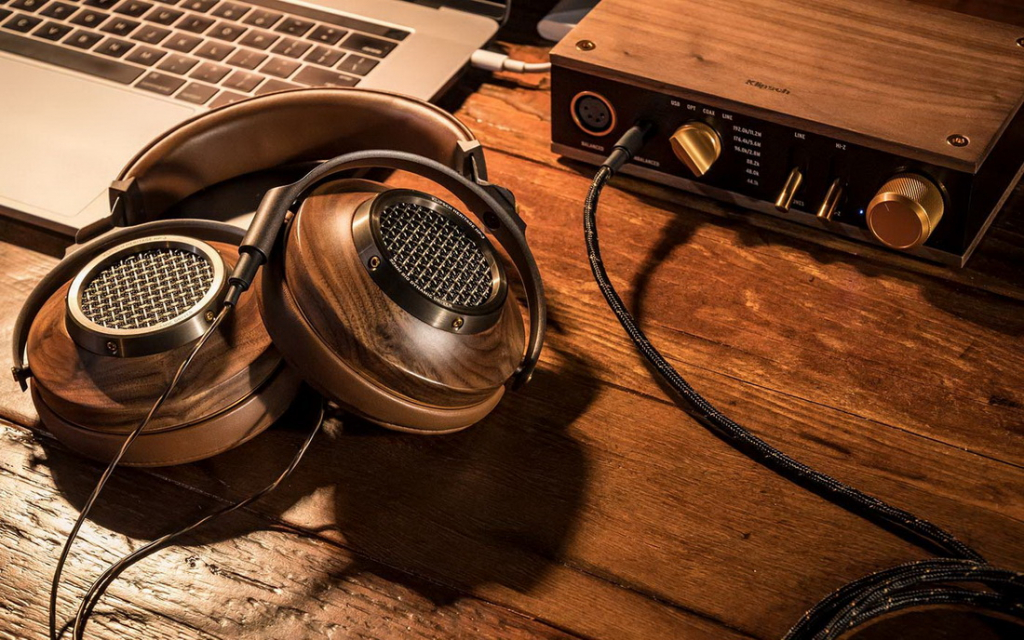 Klipsch_Heritage_Headphone_Ampifier_2.jpg