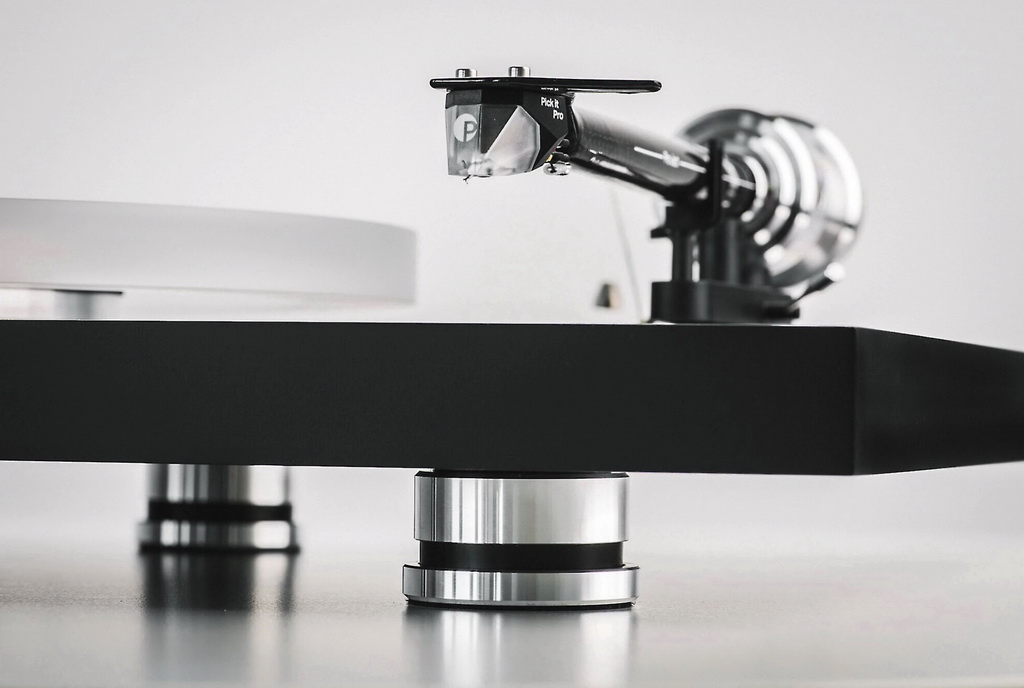 Pro-Ject Debut Reference 10 7.jpg