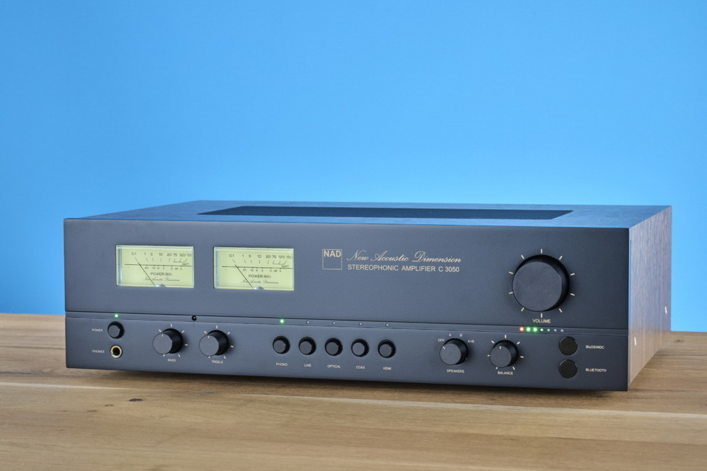 nad-c-3050-schraeg-rechts-1080x720.jpg