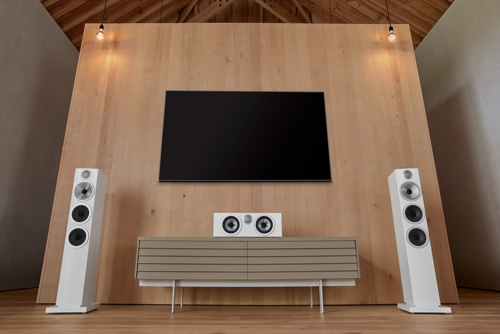 704 S3 with HTM72 S3 - Satin White - Lifestyle 37 - 16X9.jpg