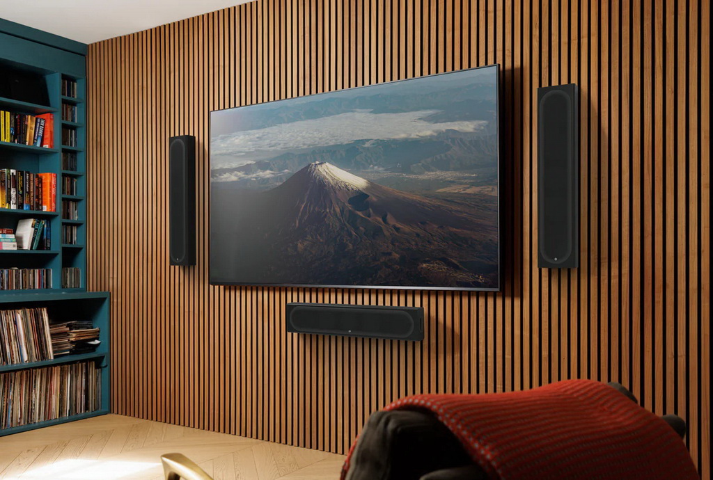 Monitor_Audio_Radius_4G_on-wall_lifestyle.jpg