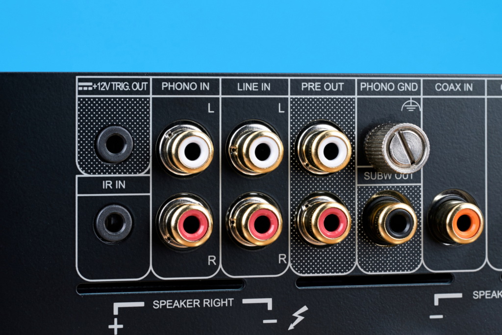 nad-c700-v2-anschluesse-1-1080x720.jpg