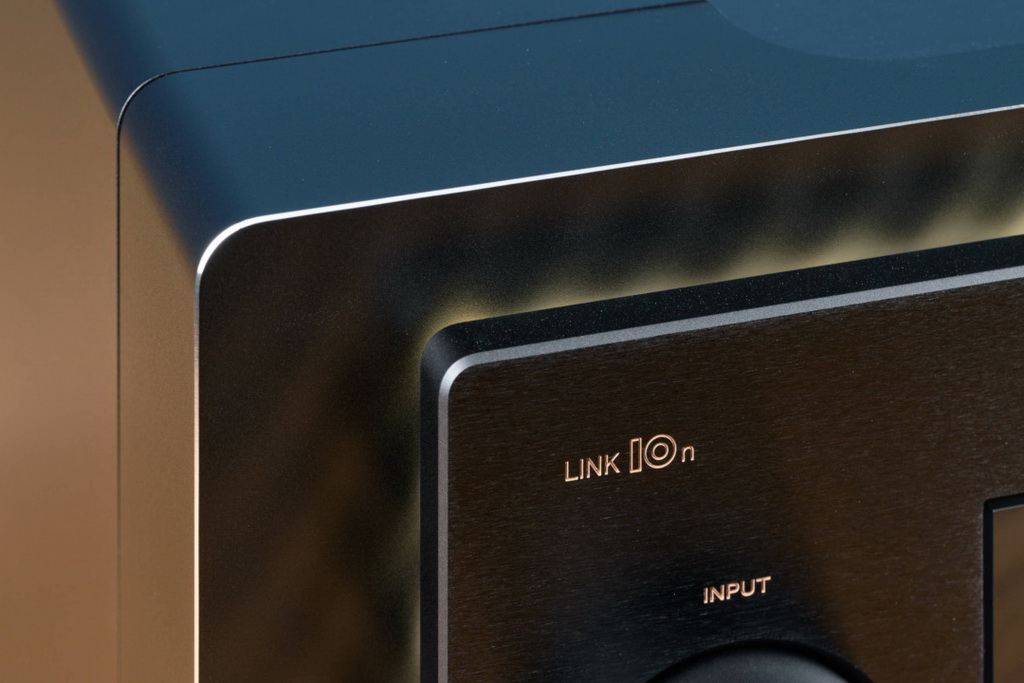 marantz-link-10n-detail-gehaeuse-led-1080x720.jpg