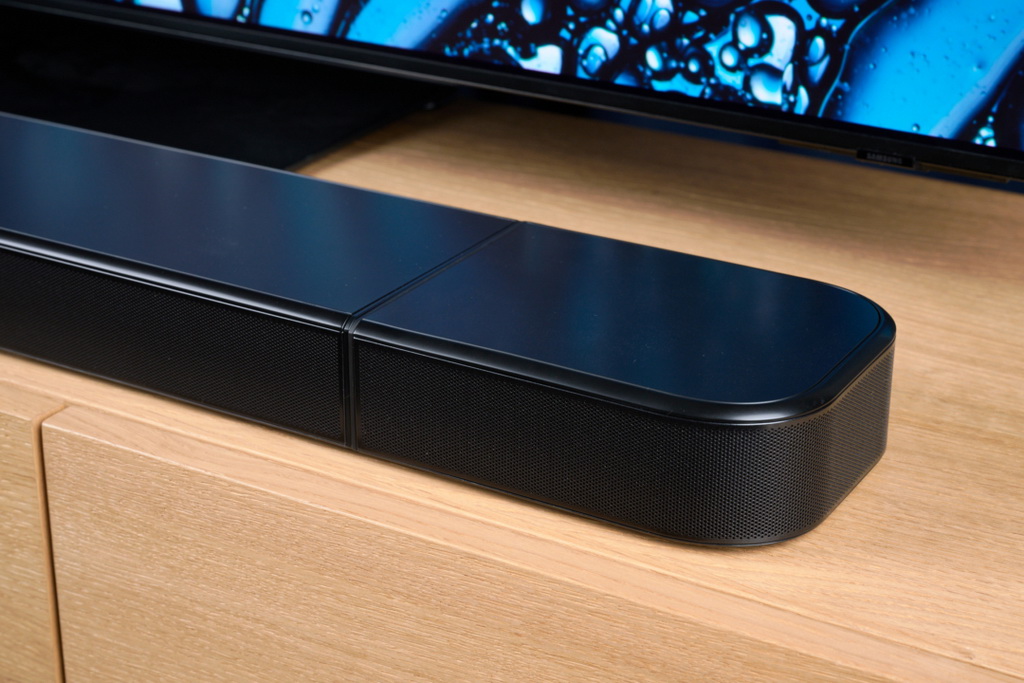 jbl-bar-800-mk2-soundbar-rears-3-seiten-rechts-2-1080x720.jpg