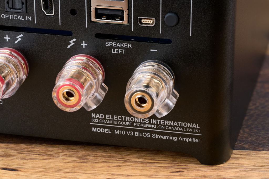 nad-m10-v3-anschluesse-polklemmen-1080x720.jpg