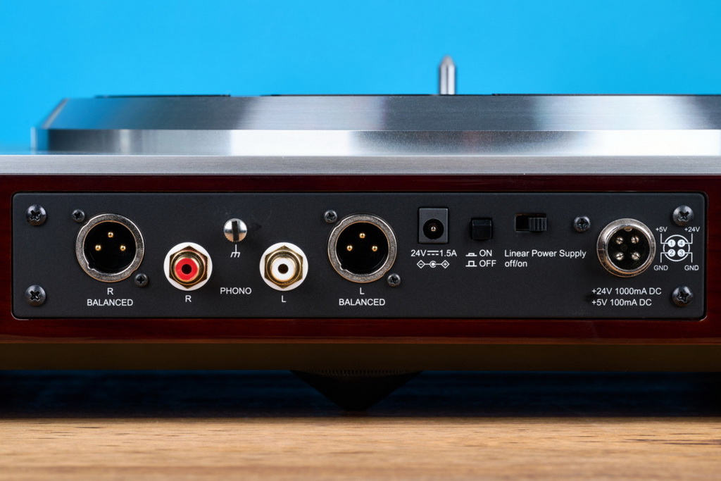 thorens-td-404-dd-anschluesse-1080x720.jpg