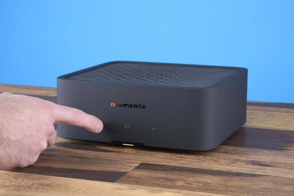 marantz-model-m1-hand-bedienung-1080x720.jpg
