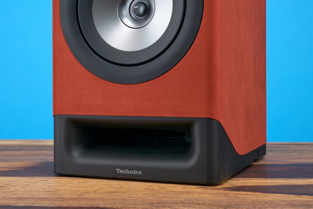 technics-sc-cx700-detail-bassreflex-1-1080x720.jpg