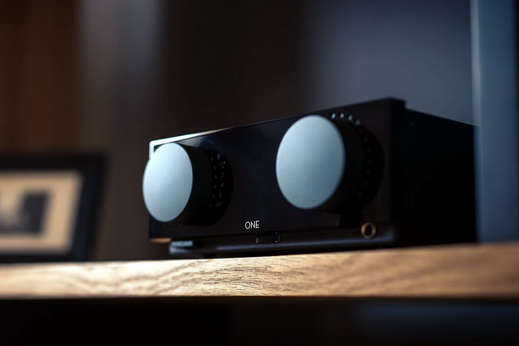 Cyrus_Audio_171117_0315 ONE 1 2.jpg