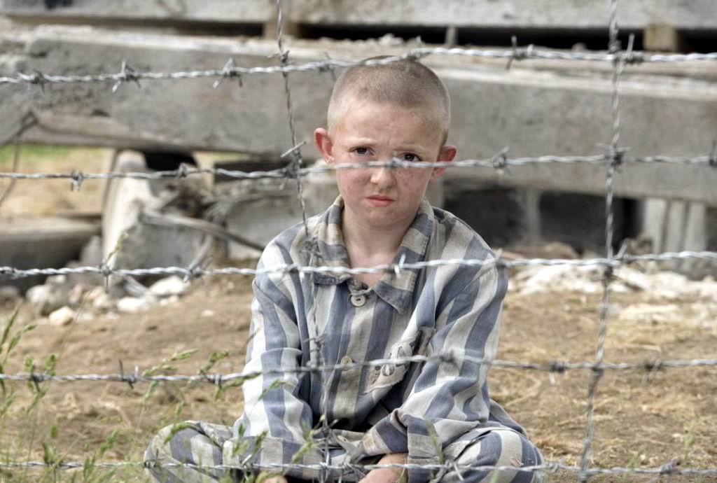 Мальчик в полосатой пижаме.jpg