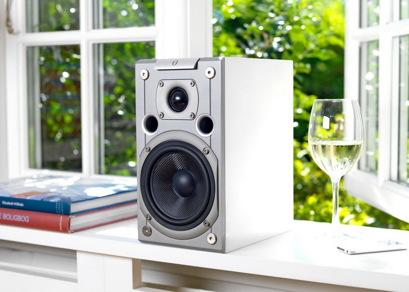 audiovector Ki 1 signature.jpg