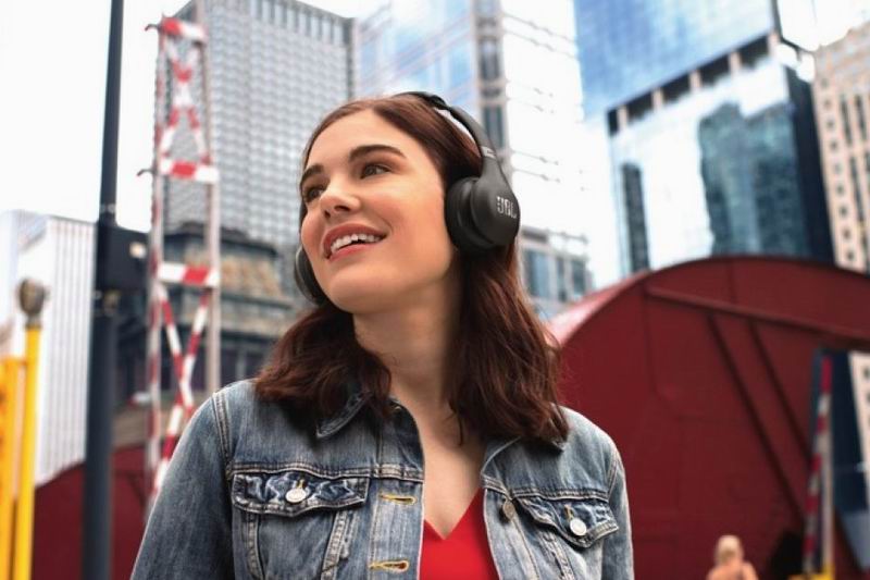 JBL Everest 310 2.jpg