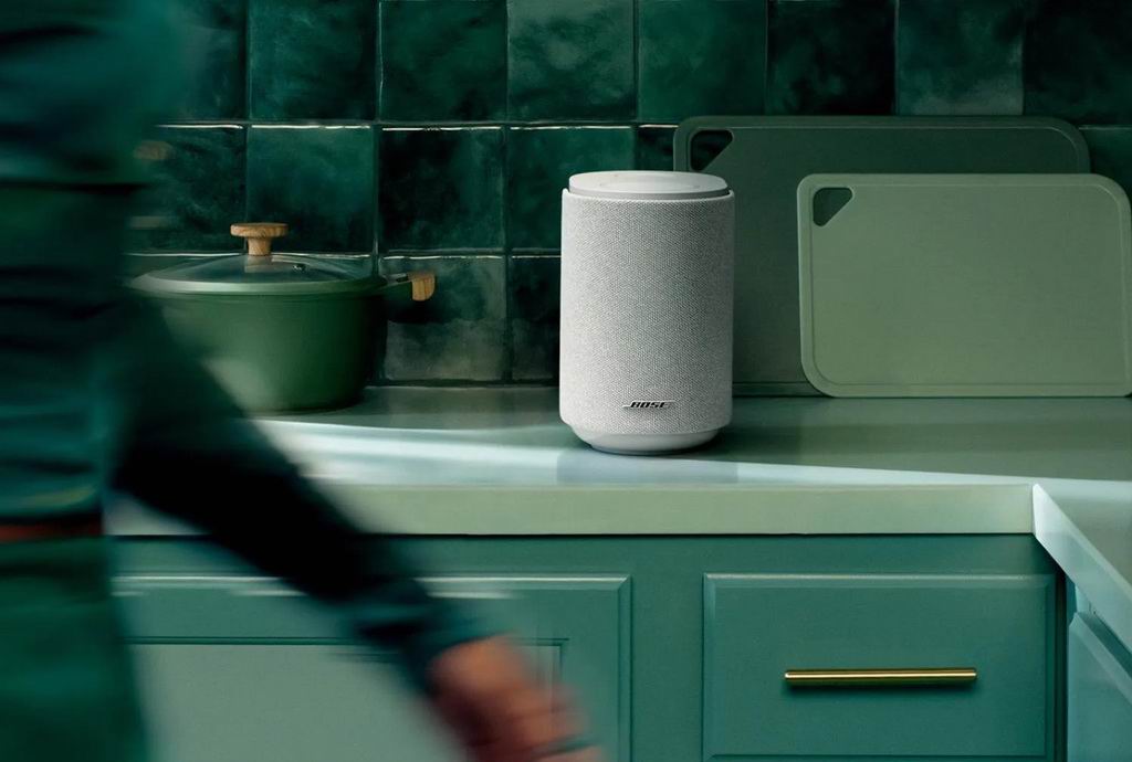 Bose_Lifestyle_Ultra_Speaker_white.jpg