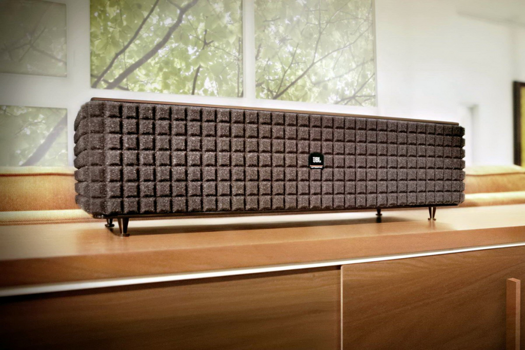 JBL Authentics L16 lifestyle 2.jpg