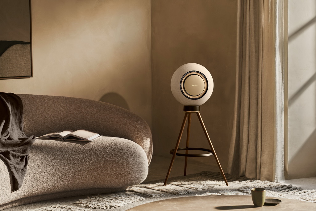 Low-Marantz-Horizon-Marantz-Champagne-Location-1.jpg