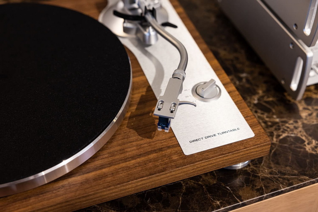 Teac-TN-4D-O-Direct-Drive-Turntable-Walnut-7.jpg