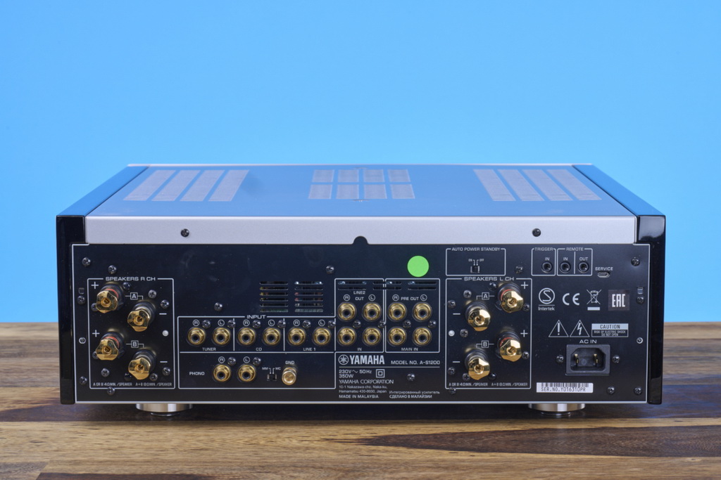 yamaha-a-s1200-rueckseite-gerade-1080x720.jpg