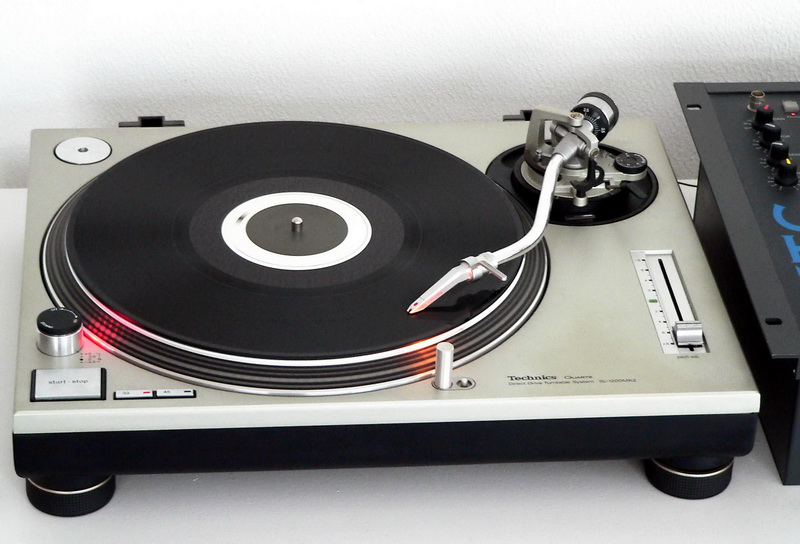 Technics SL-1200.jpg
