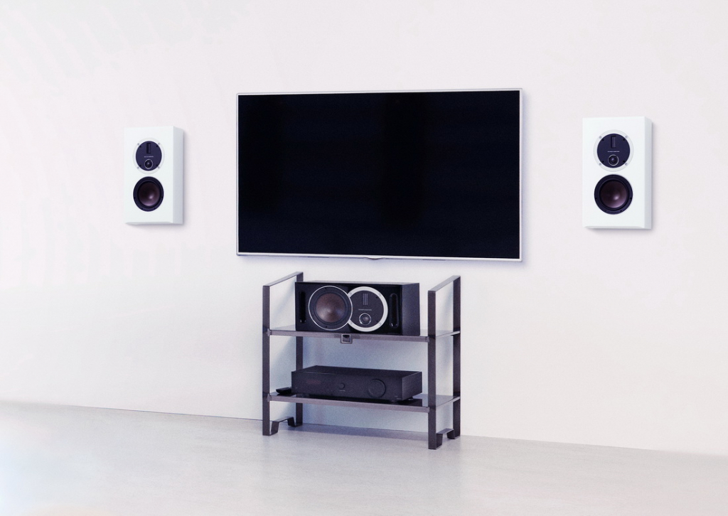 OPTICON-LCR-white-location-TV-setup.jpg