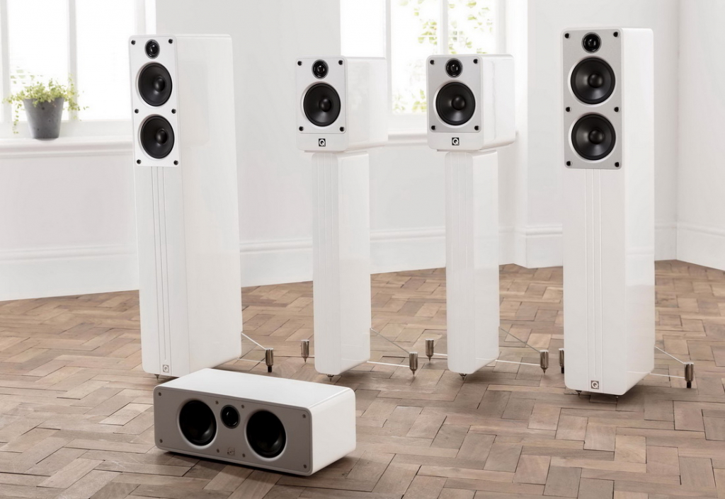 qacoustics_concept_5.0_plus_package_gloss_white_grillesoff_withstands_lifestyle.jpg