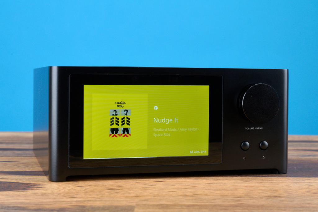 nad-c700-v2-vorderseite-perspektive-links-1080x720.jpg