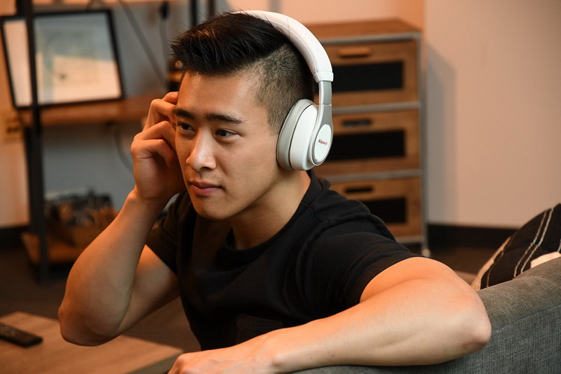 Klipsch Reference Over-Ear Bluetooth bl 1 98.jpg