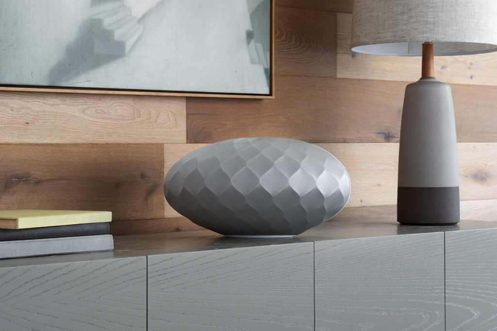 Low-Formation-Wedge-White-in-Kitchen 5.jpg