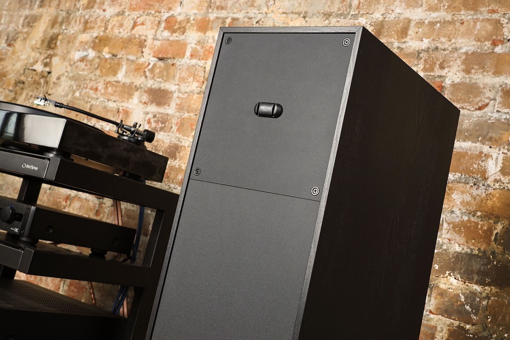 Reference R-600F 7.jpg